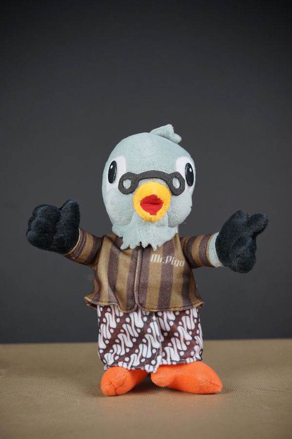 Boneka Mr. Pigo