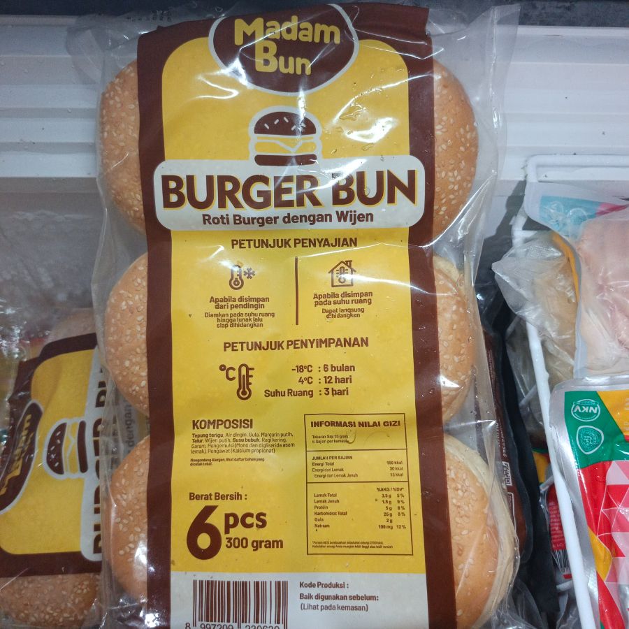 MADAM BUN Roti Burger Wijen 6