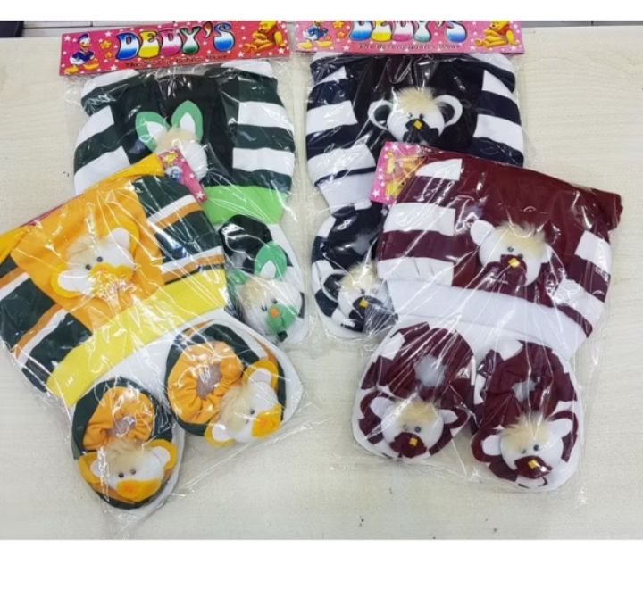 Set Topi Kaos Kaki Dedys