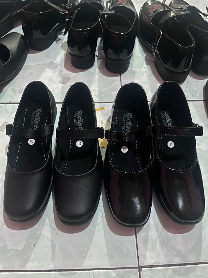 Sepatu pantofel 