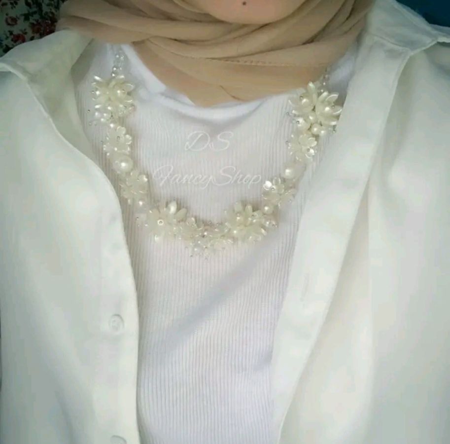 Kalung hijab