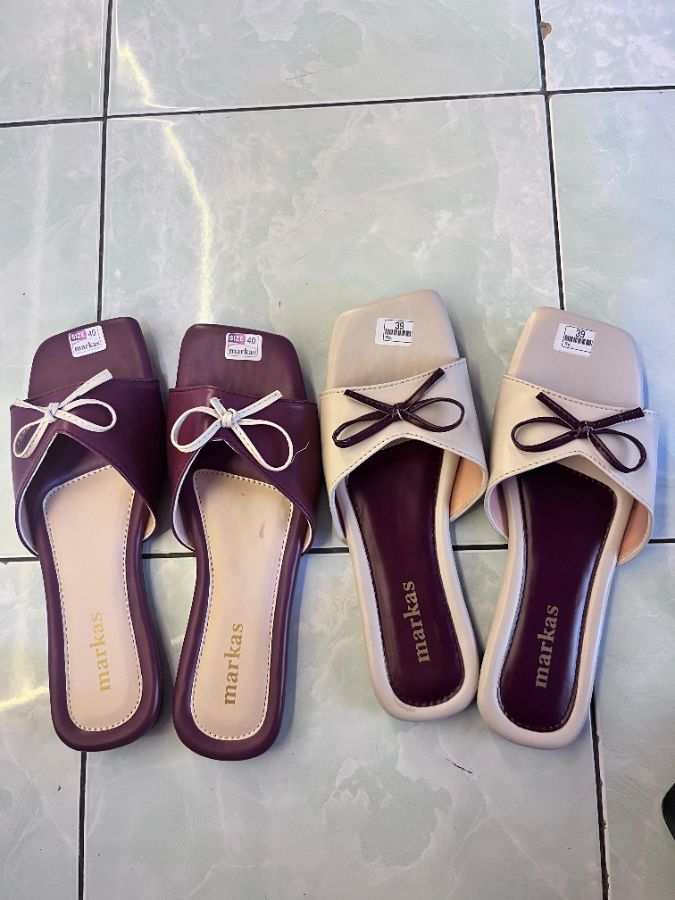 Sendal wanita